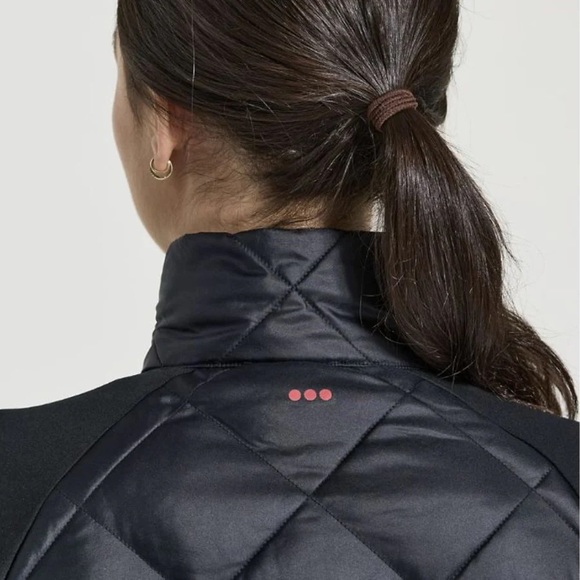 SAUCONY WOMEN'S BOULDER OYSTERPUFF JACKET XS in black - Picture 10 of 14